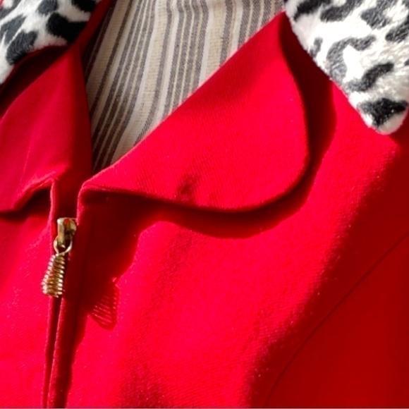 KELLY Graham cropped jacket, size 8, zipped front and pockets, shoulder pads - Picture 4 of 5